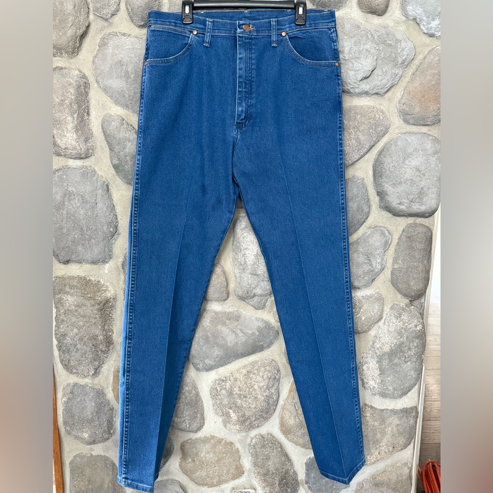 Wrangler 𝗖𝗹𝗮𝘀𝘀𝗶𝗰 Straight-Leg Jeans Men’s 36x36